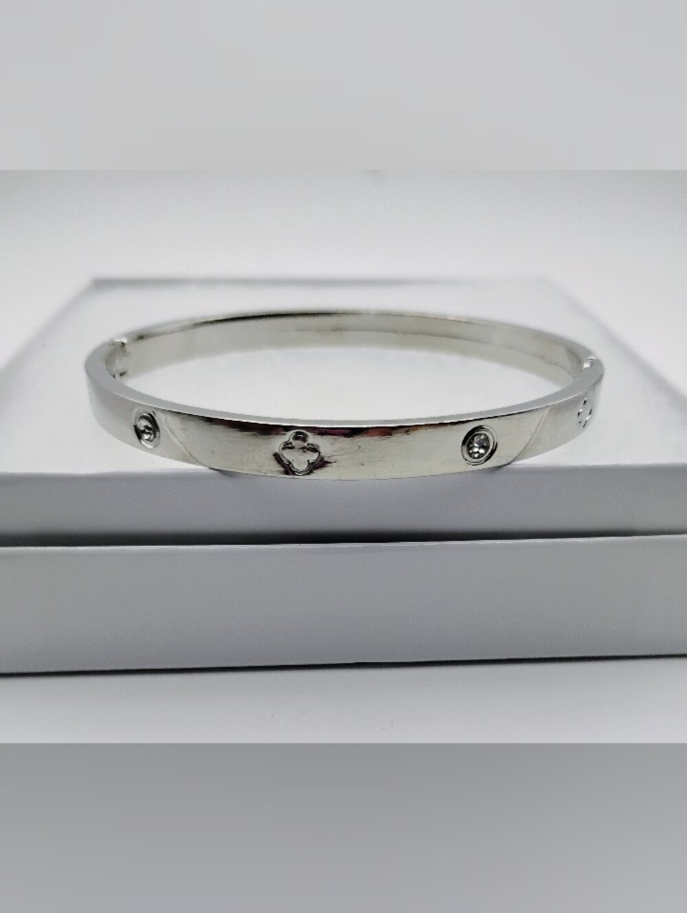 Sterling Silver Clover Accent Bangle Clasp Bracelet